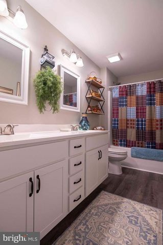 93 ORPINGTON DR, Martinsburg, WV 25403