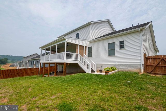 93 ORPINGTON DR, Martinsburg, WV 25403