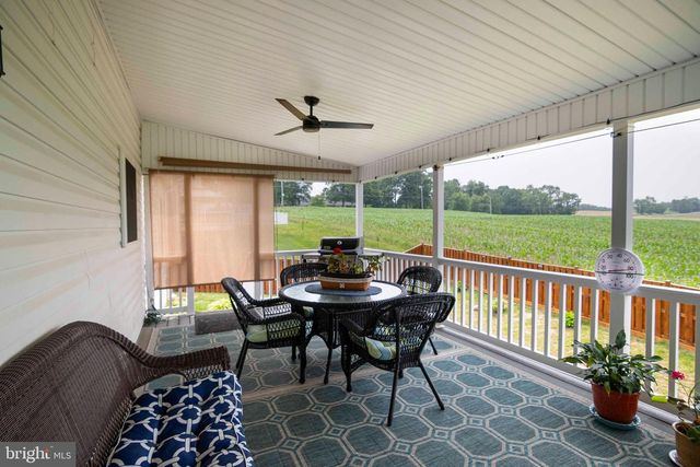 93 ORPINGTON DR, Martinsburg, WV 25403
