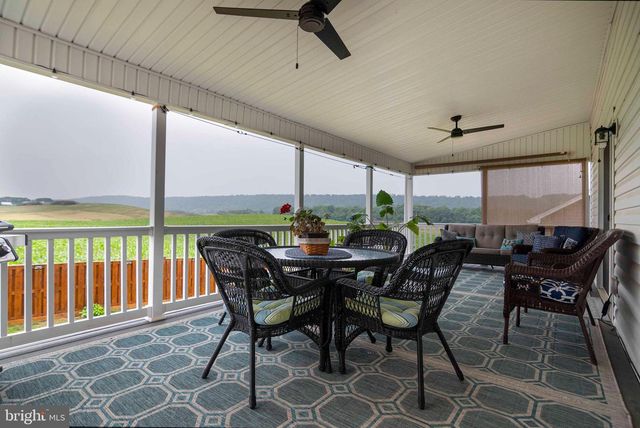 93 ORPINGTON DR, Martinsburg, WV 25403