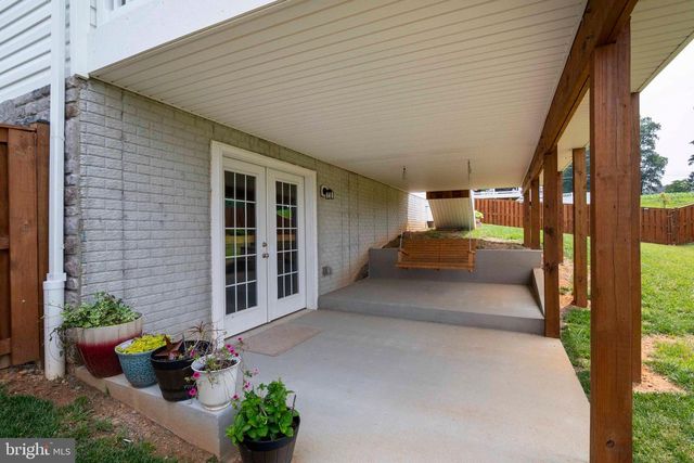 93 ORPINGTON DR, Martinsburg, WV 25403