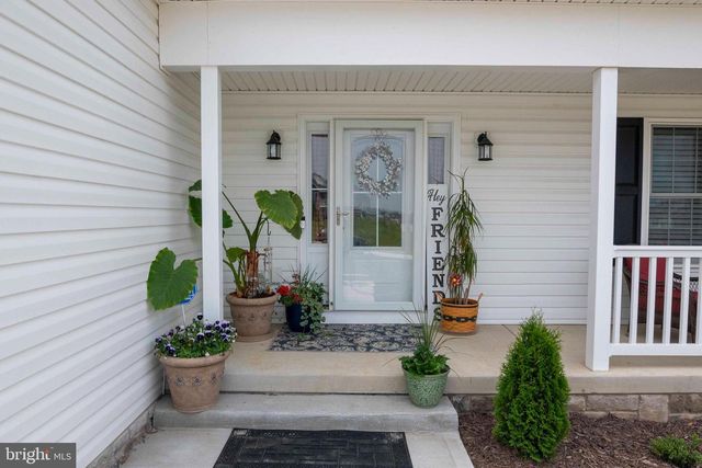 93 ORPINGTON DR, Martinsburg, WV 25403