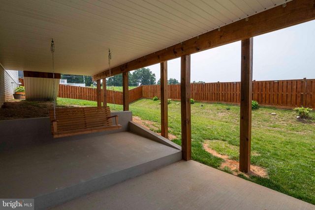 93 ORPINGTON DR, Martinsburg, WV 25403