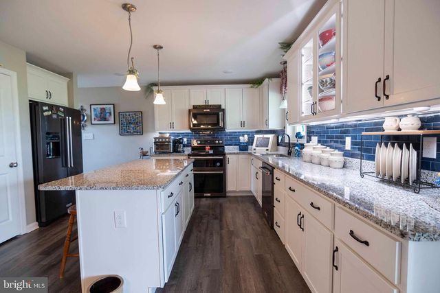 93 ORPINGTON DR, Martinsburg, WV 25403