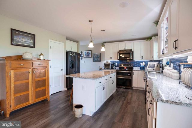93 ORPINGTON DR, Martinsburg, WV 25403
