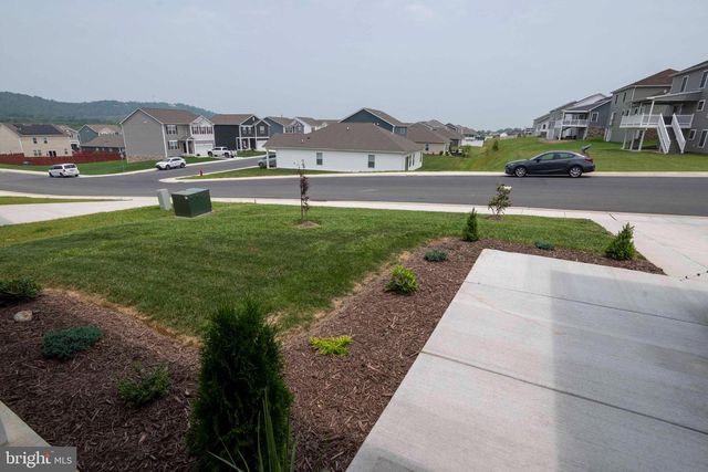 93 ORPINGTON DR, Martinsburg, WV 25403