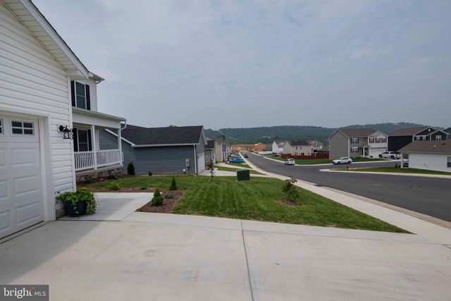 93 ORPINGTON DR, Martinsburg, WV 25403
