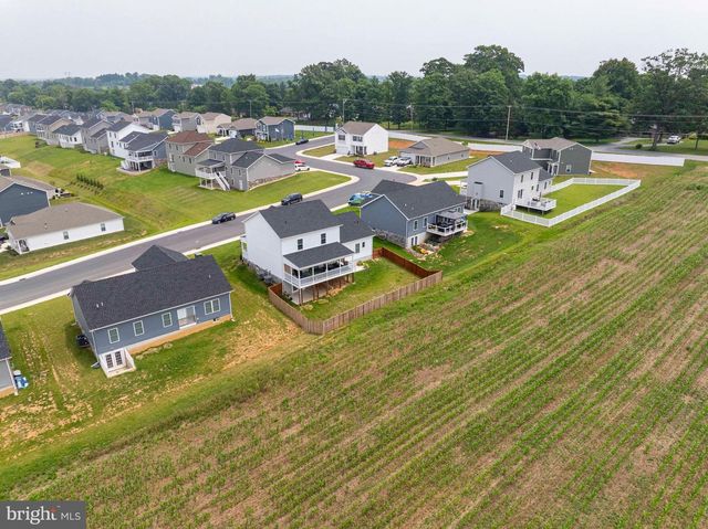 93 ORPINGTON DR, Martinsburg, WV 25403