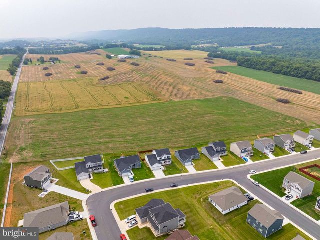 93 ORPINGTON DR, Martinsburg, WV 25403