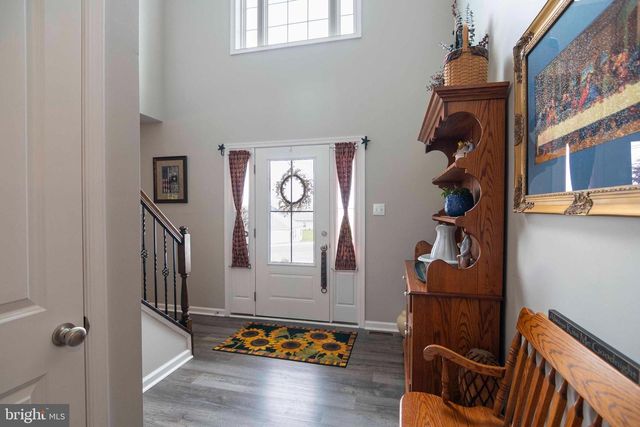 93 ORPINGTON DR, Martinsburg, WV 25403
