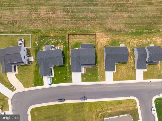 93 ORPINGTON DR, Martinsburg, WV 25403