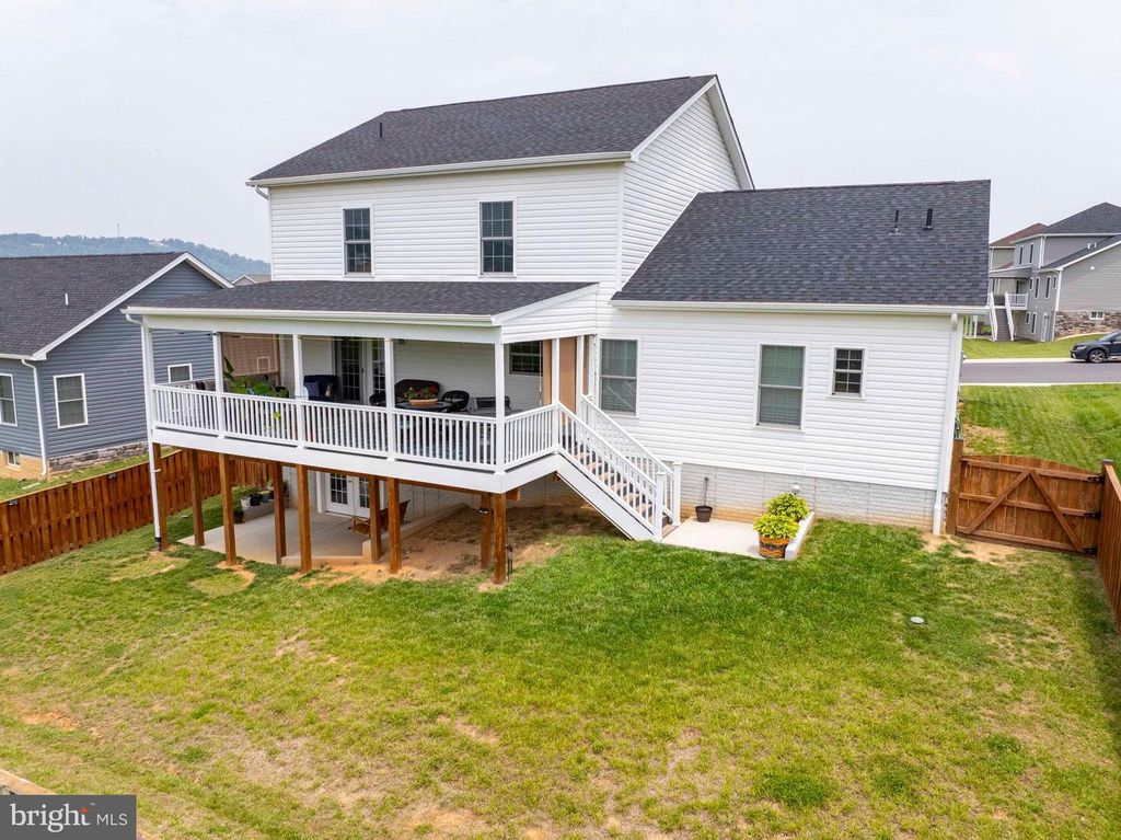 93 ORPINGTON DR, Martinsburg, WV 25403