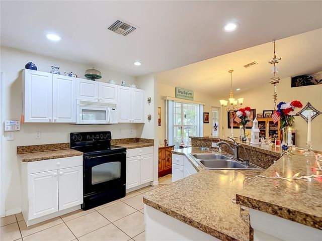 2903 38TH STREET SW, Lehigh Acres, FL 33976
