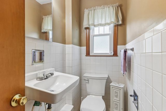 924 Grandview Avenue, Lockport, IL 60441