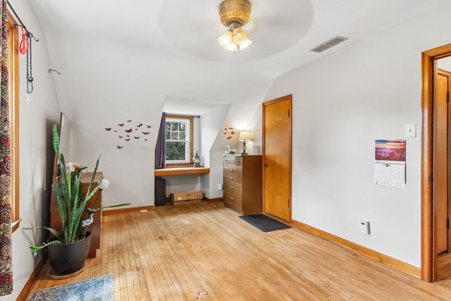 924 Grandview Avenue, Lockport, IL 60441