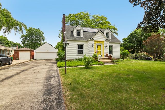 924 Grandview Avenue, Lockport, IL 60441