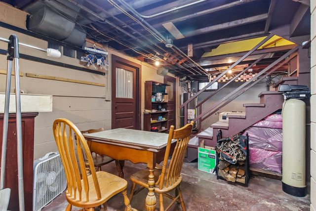 924 Grandview Avenue, Lockport, IL 60441