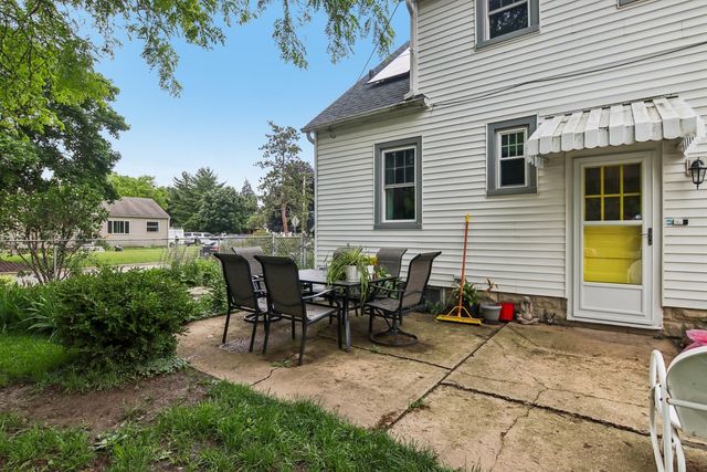 924 Grandview Avenue, Lockport, IL 60441