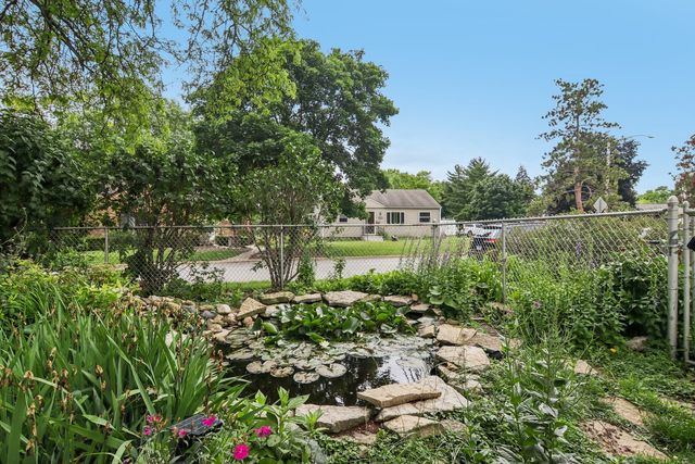924 Grandview Avenue, Lockport, IL 60441