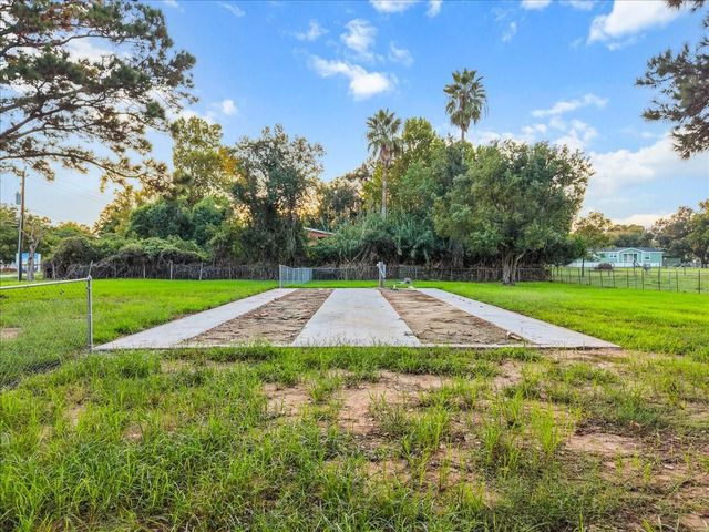 11120 32nd Street, Santa Fe, TX 77510