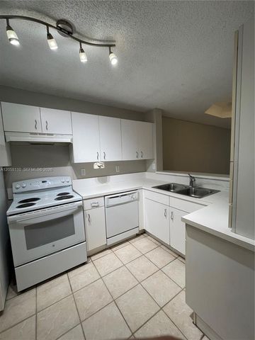 14124 SW 121st Pl 3-26, Miami, FL 33186