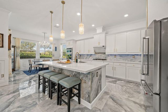 984 Sterling Pine Place, Loxahatchee, FL 33470