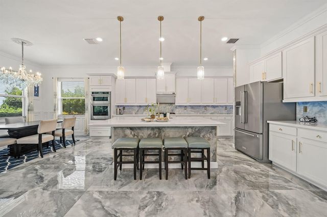 984 Sterling Pine Place, Loxahatchee, FL 33470