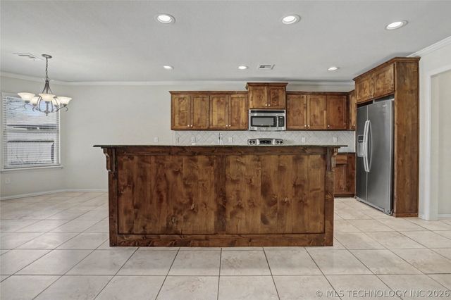 1808 E Jacksonville Street, Broken Arrow, OK 74012