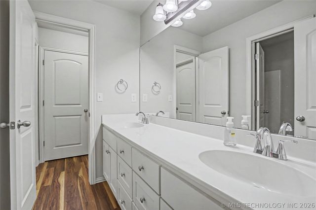 1808 E Jacksonville Street, Broken Arrow, OK 74012