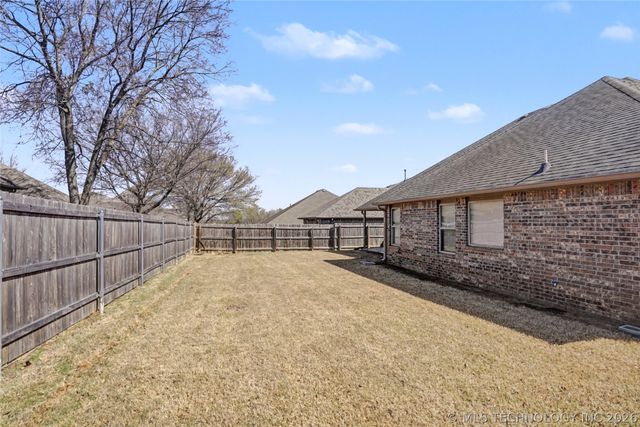 1808 E Jacksonville Street, Broken Arrow, OK 74012
