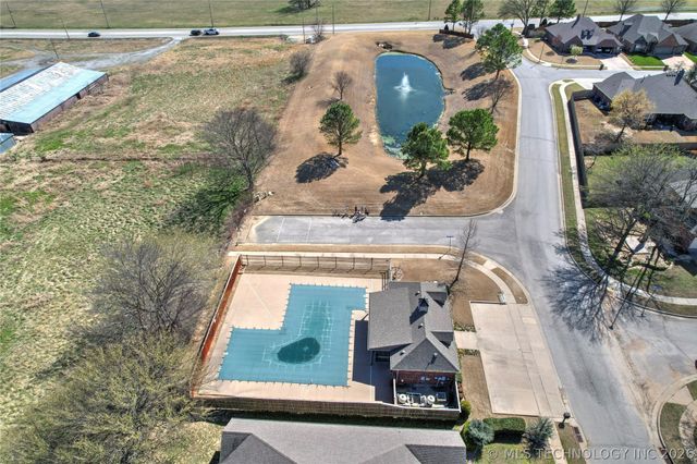 1808 E Jacksonville Street, Broken Arrow, OK 74012