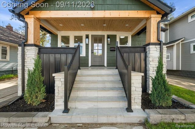 121 S Edison Avenue, Royal Oak, MI 48067