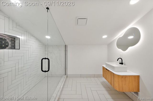 121 S Edison Avenue, Royal Oak, MI 48067
