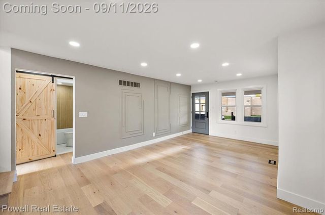 121 S Edison Avenue, Royal Oak, MI 48067