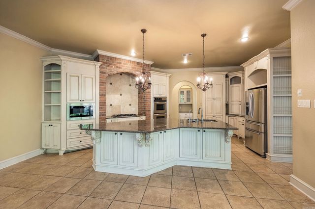 2001 Wellington Plantation Drive, Little Rock, AR 72211