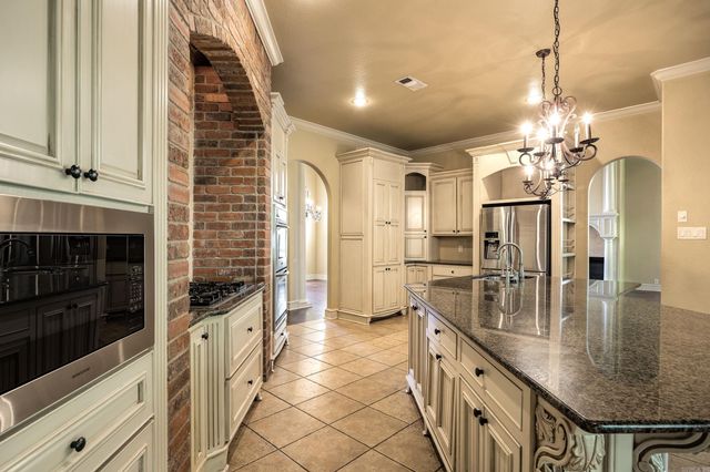 2001 Wellington Plantation Drive, Little Rock, AR 72211