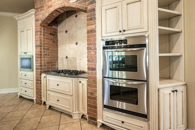 2001 Wellington Plantation Drive, Little Rock, AR 72211