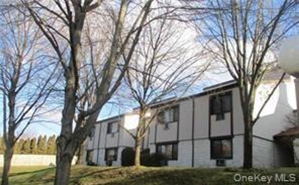 97 Richmond Boulevard 3-A, Ronkonkoma, NY 11779