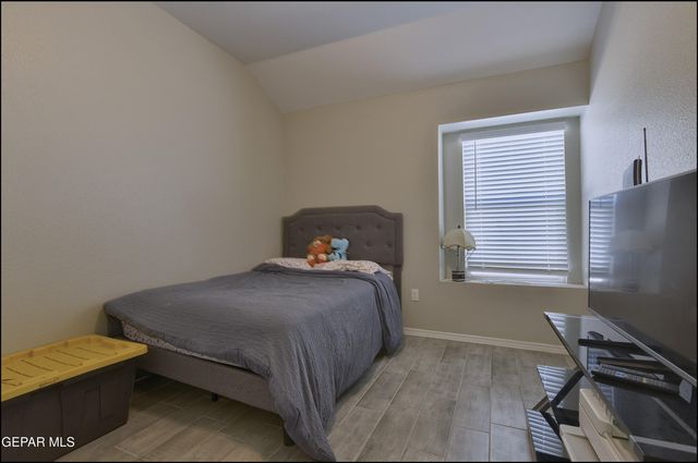 477 Deserts Drive, El Paso, TX 79927