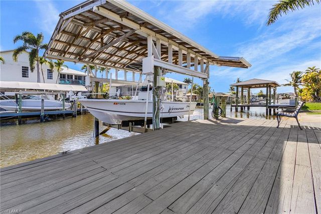 6331 Plumosa AVE, Fort Myers, FL 33908