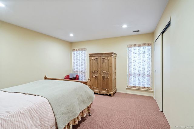 260 Vista Drive 260, Jericho, NY 11753