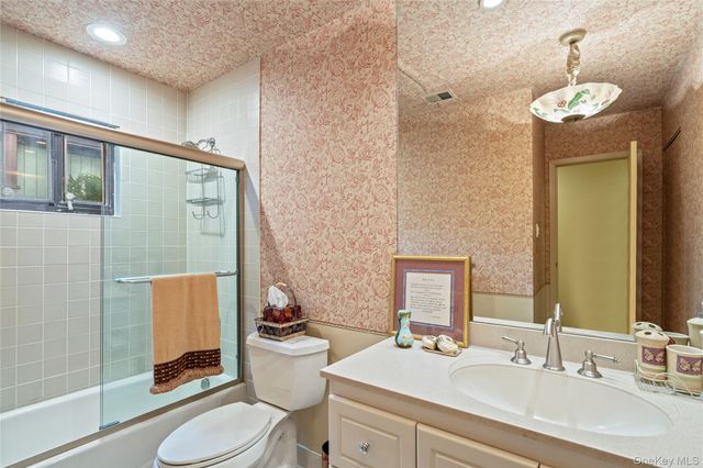 260 Vista Drive 260, Jericho, NY 11753