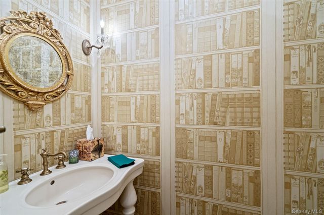 260 Vista Drive 260, Jericho, NY 11753