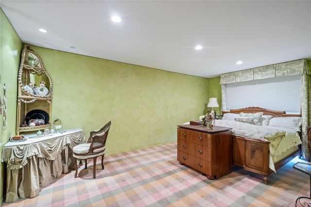 260 Vista Drive 260, Jericho, NY 11753