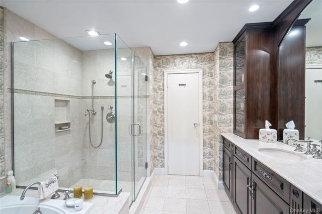 260 Vista Drive 260, Jericho, NY 11753