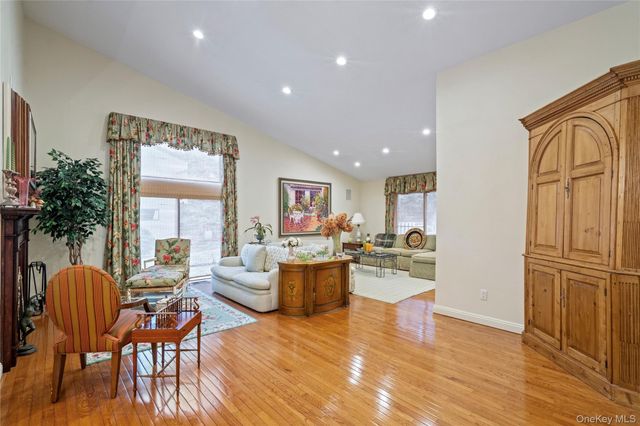 260 Vista Drive 260, Jericho, NY 11753