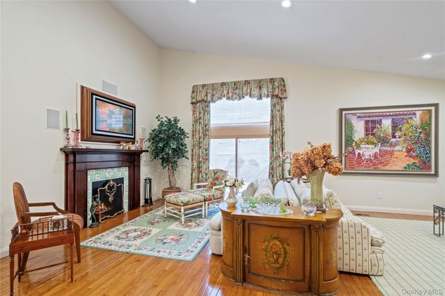 260 Vista Drive 260, Jericho, NY 11753