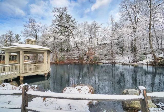 260 Vista Drive 260, Jericho, NY 11753