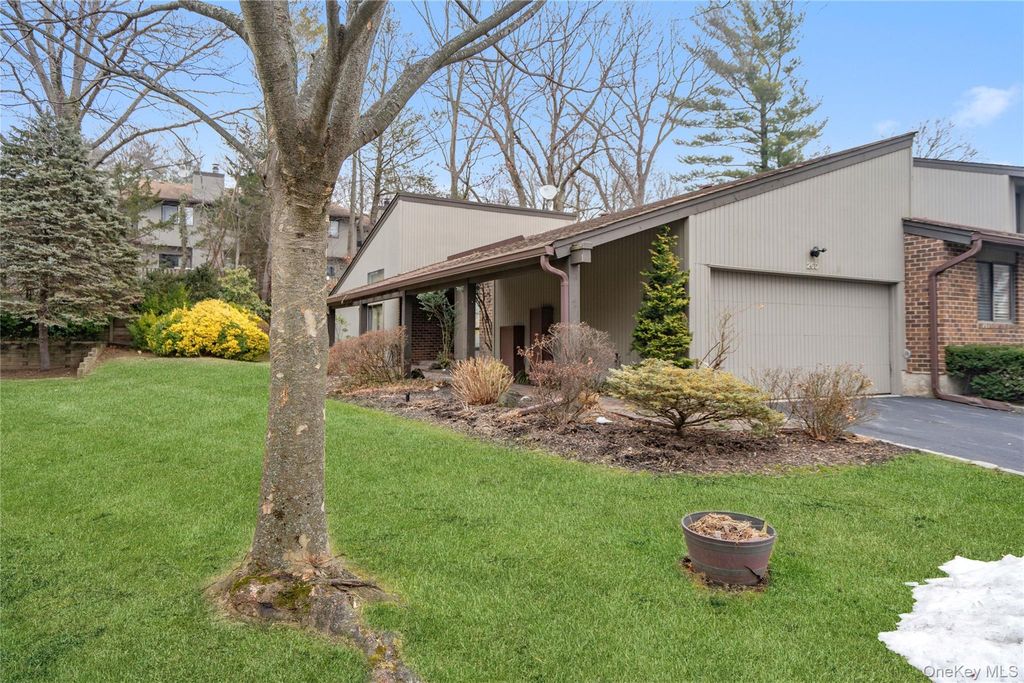 260 Vista Drive 260, Jericho, NY 11753