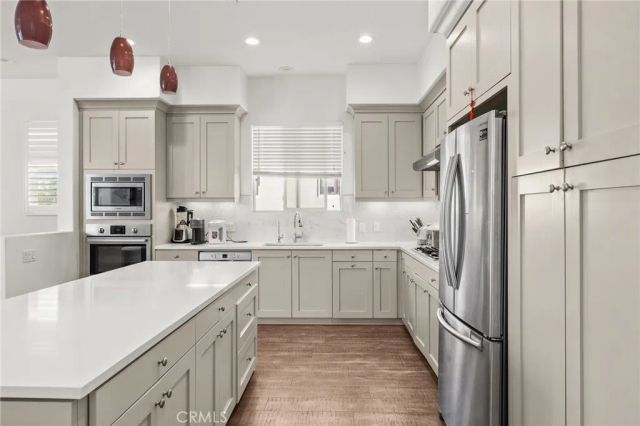 156 Follyhatch, Irvine, CA 92618